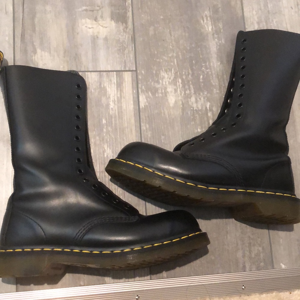 Worn Once!! Dr. Martens 14 eye 1940 tall steel toe boots RARE Women’s 7